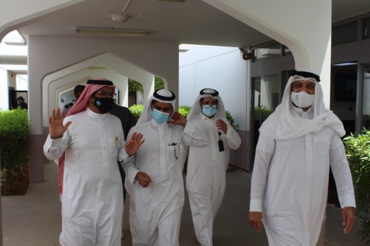 إرادة يعايد المرضى والزوار