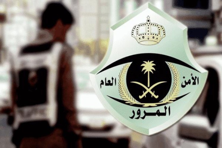 بعد تداول أن غرامتها 5 آلاف ريال.. “المرور” يوضح عقوبة القيادة على أكتاف الطريق