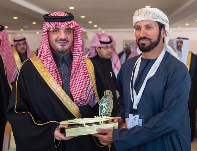 وزير الداخلية الأمير عبدالعزيز بن سعود يرعى الحفل الختامي لمهرجان الصقور