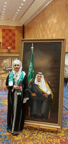 إفتتاح المعرض التشكيلي “ديرتي هي فخري وعزتي” للوحات الزيتية إحتفالاً بيوم الوطن 90