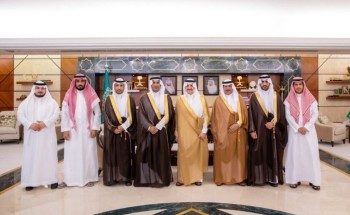أمير الشرقية يستقبل رئيس وأعضاء فرع هيئة الصحفييـن بحفر الباطن أمير الشرقية يستقبل رئيس وأعضاء فرع هيئة الصحفييـن بحفر الباطن