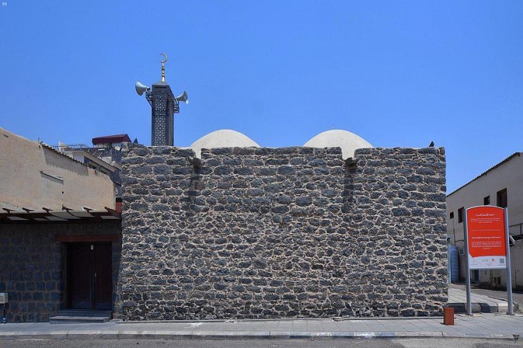 توقف فيه الرسول ﷺ عند خروجه لغزوة أحد.. تعرف على”مسجد الدرع” وسبب تسميته (صور)
