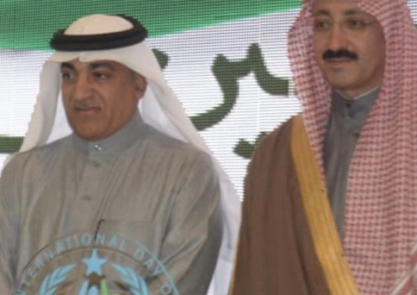محافظ الأحساء يكرم الإعلامي الزميل زهير الغزال محافظ الأحساء يكرم الإعلامي الزميل زهير الغزال