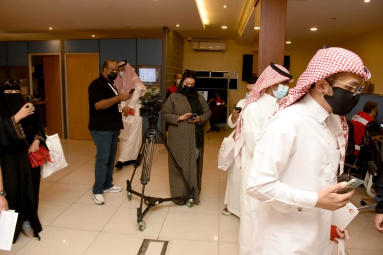 اعلاميو المنطقة يتعرفون على جهود فرع الهلال الأحمر بالشرقية