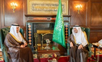 أمير تبوك يستقبل وزير النقل والخدمات اللوجستية