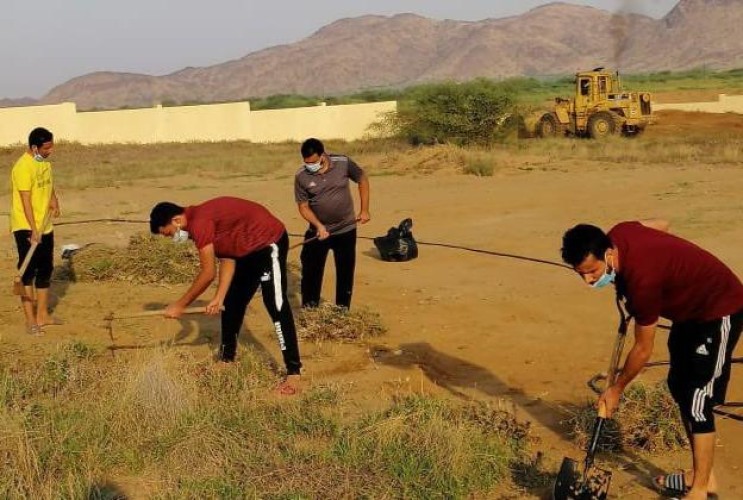 تنمية عياش تساهم في تفعيل اليوم العالمي للتطوع وتنظف مقابر القطاع بمشاركة أكثر من 100 متطوع
