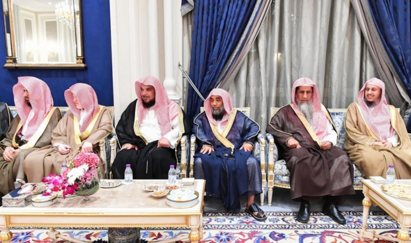 سمو أمير منطقة الرياض يستقبل عددًا من أصحاب المعالي ورؤساء المحاكم