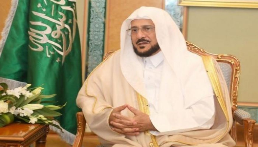 أول تعليق من وزير الشؤون الإسلامية بشأن تغيير سجاد فاخر بأحد المساجد آخر ويلوم الإمام – فيديو