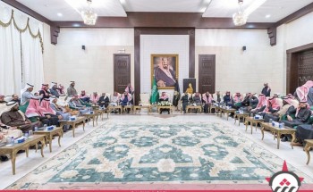 سمو أمير منطقة حائل يكرم أعضاء اللجان التنظيمية لـجائزة سموه “بصمة” في نسختها الخامسة