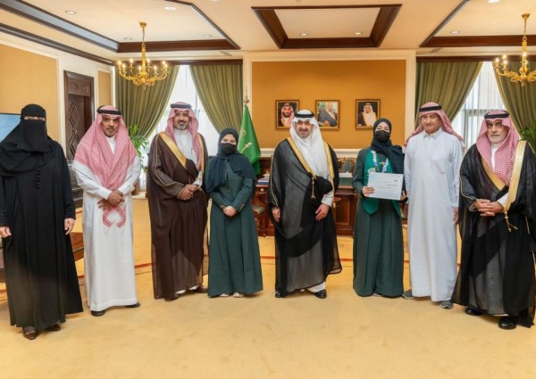 بحضور المدير العام للتعليم بالمنطقة .. نائب أمير منطقة تبوك يستقبل الطالبات الفائزات بمعرض “آيسف 2026” بحضور المدير العام للتعليم بالمنطقة .. نائب أمير منطقة تبوك يستقبل الطالبات الفائزات بمعرض “آيسف 2026”