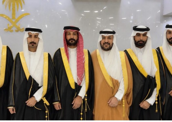 راعي المديري “عياد بن شبيب الأطرش المظيبري” وإخوانه يحتفلون بزواج أبنائهم الثلاثة وسط حضور حاشد