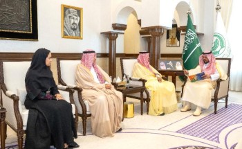 نائب أمير منطقة مكة المكرمة يتسلّم تقريرًا عن أعمال وبرامج صندوق تنمية الموارد البشرية بالمنطقة نائب أمير منطقة مكة المكرمة يتسلّم تقريرًا عن أعمال وبرامج صندوق تنمية الموارد البشرية بالمنطقة