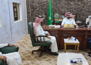 محافظ العيدابي يعقد اجتماعا بمدير عام وحدة اعمال المياة بمنطقة جازان