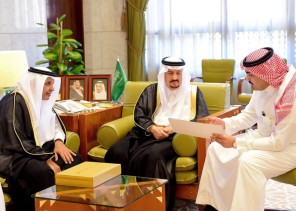 أمير الرياض يستقبل رئيس هيئة النقل العام