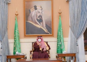 أمير تبوك يستقبل المواطنين في اللقاء الأسبوعي