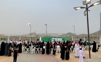 نظير مشاركة اللجنة في فعاليات الاحتفال باليوم الوطني 92 .. محافظ العقيق يكرم رئيس لجنة المبادرات والبرامج بالمحافظة