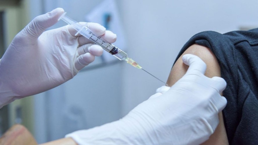 الصحة: الآثار الجانبية للقاح كورونا تظهر خلال الثلاثة أيام التي تعقب التطعيم