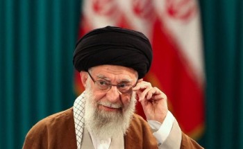 هيئة البث الإسرائيلية: العثور على جثة خامنئي تحت أنقاض قصره