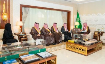 نائب أمير الشرقية يستقبل مدير عام تعليم المنطقة نائب أمير الشرقية يستقبل مدير عام تعليم المنطقة