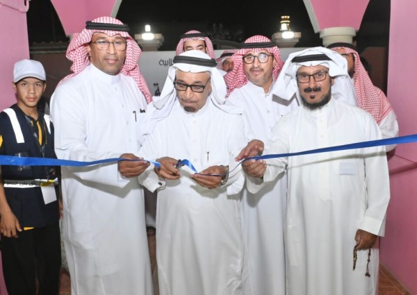 بالصور .. الوجيه “راشد بن سالم الرشيد” يدشن حملة التبرع بالدم 5 بجمعية التنمية الأهلية بالكلابية