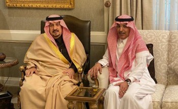 سمو الأمير فيصل بن بندر يعزي وزير المالية في وفاة أخيه