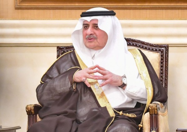 خلال اللقاء الأسبوعي.. أمير منطقة تبوك ينوه بالجهود والإمكانات التي سخرتها القيادة لخدمة ضيوف الرحمن