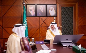 أمير الشرقية يطلع على أعمال جائزة الأميرة صيتة بنت عبدالعزيز أمير الشرقية يطلع على أعمال جائزة الأميرة صيتة بنت عبدالعزيز
