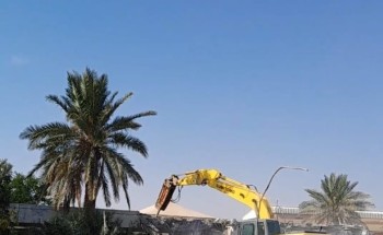بلدية الخفجي تبدأ بإزالة المباني الآيلة للسقوط لتحسين المشهد الحضري