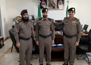 مدير مدني الاحساء العميد المسردي يقلد القعيمي رتبته الجديدة نقيب