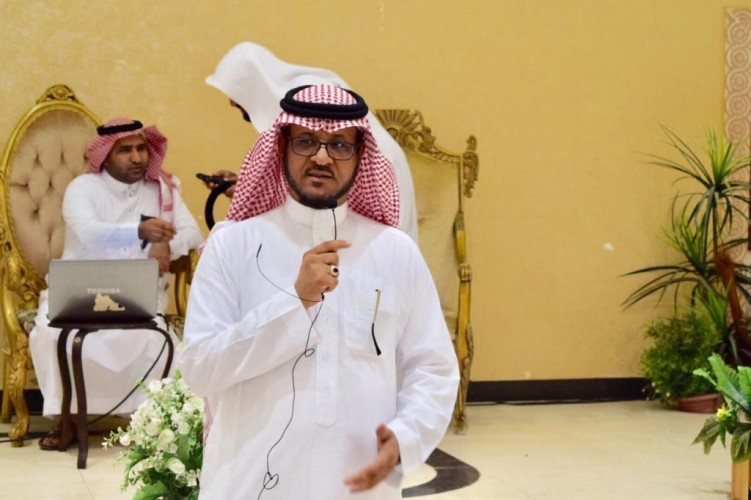 “الحازمي” يزور مكتب التعليم بمحافظة بيش