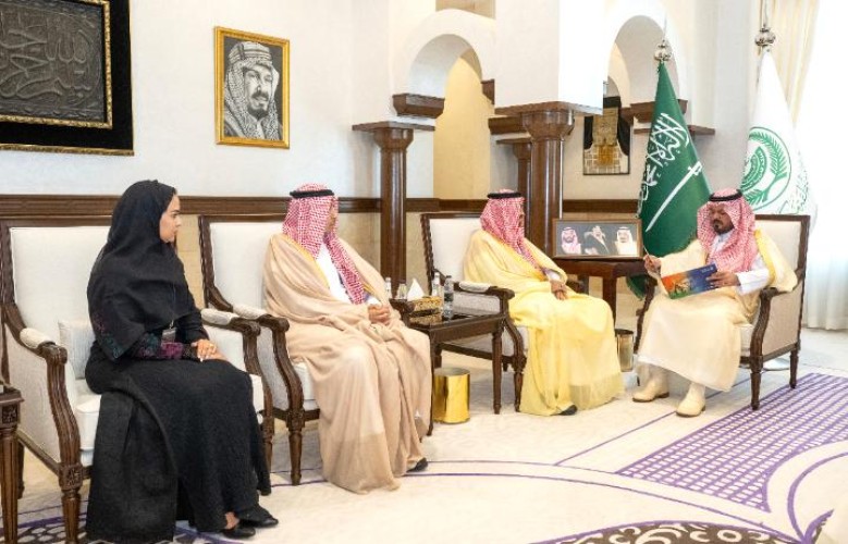 نائب أمير منطقة مكة المكرمة يتسلّم تقريرًا عن أعمال وبرامج صندوق تنمية الموارد البشرية بالمنطقة