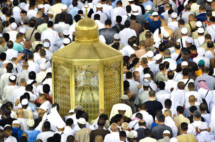 ماذا يوجد داخل مقام إبراهيم عليه السلام؟