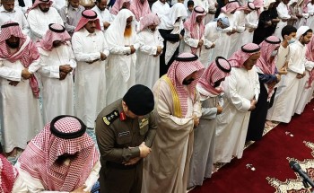 محافظ العيدابي الشهراني يتقدم جموع المصلين في صلاة الاستسقاء