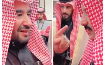 “أنا الطيب ماخذته بيمناي أخذته من ربعي” .. عدسة “الشمال” توثق كلمة رجل الأعمال “سعد بن عليان الرقاص” للشاعر المحتفي به “فوزي بن عوض بن مربح”.