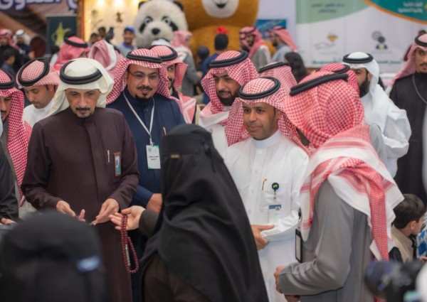 مركز التأهيل الشامل بحفر الباطن ينظم معرضاً توعوياً بمناسبة اليوم العالمي للأشخاص ذوي الإعاقة 2024 مركز التأهيل الشامل بحفر الباطن ينظم معرضاً توعوياً بمناسبة اليوم العالمي للأشخاص ذوي الإعاقة 2024