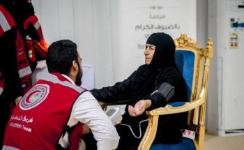 “هلال الحدود الشمالية” يقدم خدماته الإسعافية للمعتمرين العراقيين بمنفذ جديدة عرعر