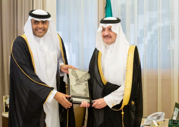 أمير الشرقية يستقبل أعضاء نادي الخليج الرياضي أمير الشرقية يستقبل أعضاء نادي الخليج الرياضي