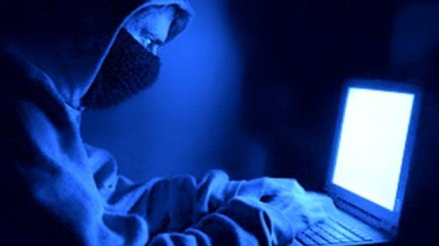 النيابة العامة: العبث بالبيانات الخاصة على الإنترنت جريمة كبرى.. هذه عقوبتها