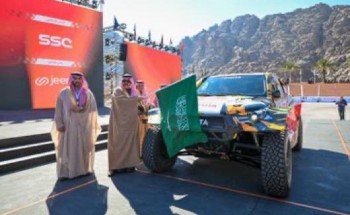 الأمير عبدالعزيز بن سعد يُطلق شارة بدء انطلاق رالي حائل تويوتا الدولي 2025