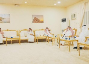 محافظ الدرب يستقبل شيخ شمل قبائل الدرب محافظ الدرب يستقبل شيخ شمل قبائل الدرب