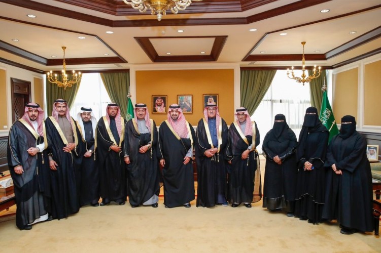 نائب أمير منطقة تبوك يستقبل رئيس وأعضاء مجلس إدارة الجمعية الخيرية للرعاية الصحية بالمنطقة