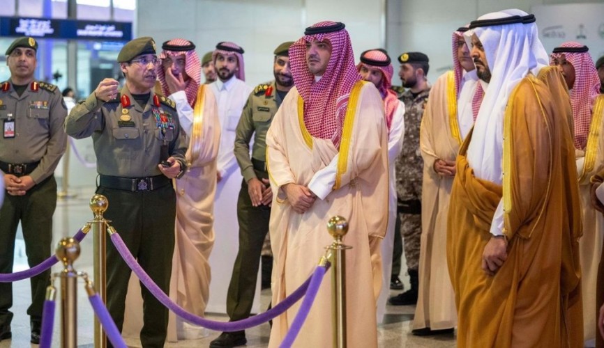 سمو وزير الداخلية يتابع ميدانيًا جاهزية استقبال الحجاج بمطار الملك عبدالعزيز