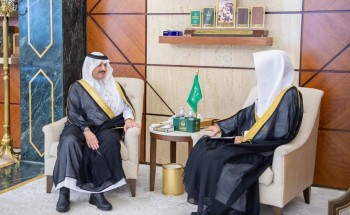 أمير الشرقية يستقبل رئيس المحكمة العامة الجديد بالقطيف.. ويهنئه بالثقة أمير الشرقية يستقبل رئيس المحكمة العامة الجديد بالقطيف.. ويهنئه بالثقة