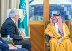 سمو أمير الشرقية يستقبل سفير دولة فلسطين لدى المملكة
