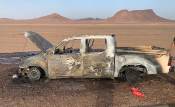 مواطن ينجو بأعجوبة من حريق التهم مركبته أثناء سيره على طريق المدينة ( بقرية حمة ) مواطن ينجو بأعجوبة من حريق التهم مركبته أثناء سيره على طريق المدينة ( بقرية حمة )