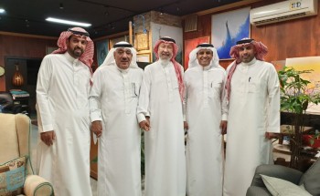 رئيس مجلس إدارة جمعية الثقافة والفنون يزور الفنان العالمي ضياء عزيز رئيس مجلس إدارة جمعية الثقافة والفنون يزور الفنان العالمي ضياء عزيز