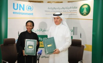 المهندس الفضلي يوقع اتفاقية تعاون استراتيجي مع برنامج الأمم المتحدة للبيئة لبناء القدرات المهندس الفضلي يوقع اتفاقية تعاون استراتيجي مع برنامج الأمم المتحدة للبيئة لبناء القدرات
