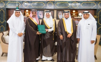أمير الشرقية يستقبل مدير عام فرع وزارة البيئة والمياه والزراعة بالشرقية