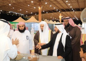 هيئة الأمر بالمعروف بدومة الجندل تكثف جهودها التوعوية الميدانية بمهرجان السمح هيئة الأمر بالمعروف بدومة الجندل تكثف جهودها التوعوية الميدانية بمهرجان السمح