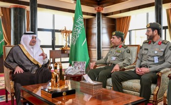 أمير تبوك يستقبل معالي مدير عام الجوازات أمير تبوك يستقبل معالي مدير عام الجوازات
